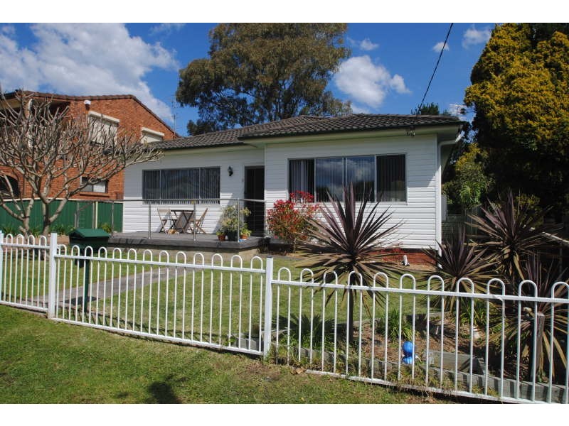 11 Eighth Avenue, Toukley NSW 2263