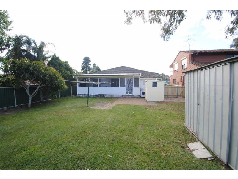 11 Eighth Avenue, Toukley NSW 2263