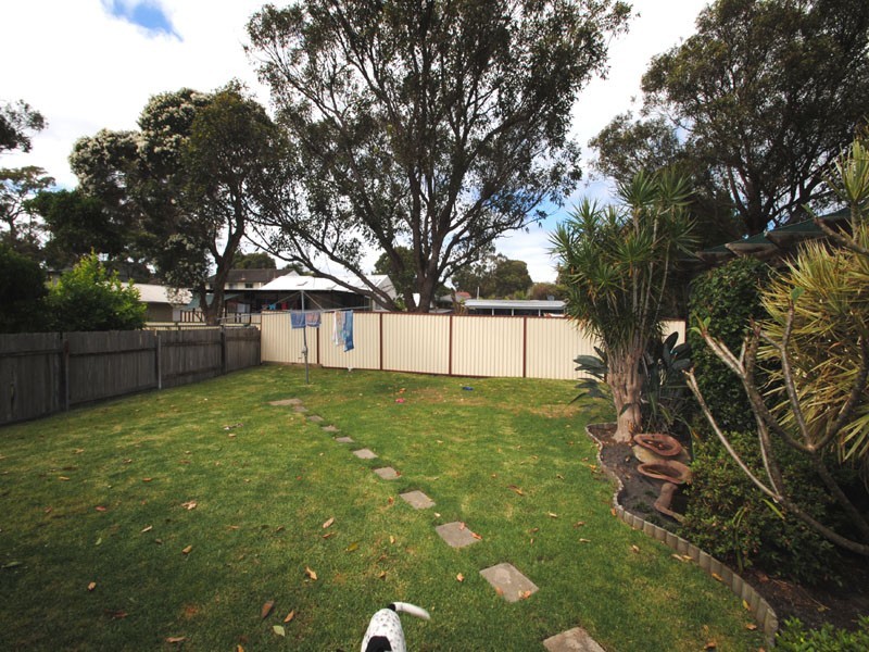 26 Spring Valley Avenue, Gorokan NSW 2263