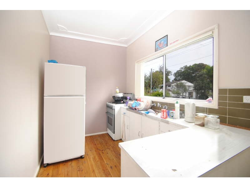 15 Howelston Road, Gorokan NSW 2263