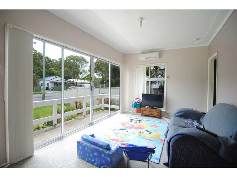 15 Howelston Road, Gorokan NSW 2263