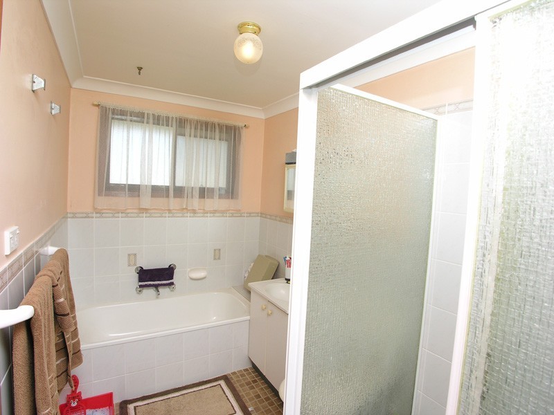 24 Ferndale Street, Killarney Vale NSW 2261