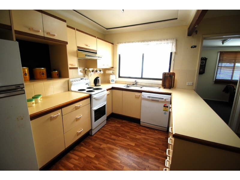 16 Hay Street, Gorokan NSW 2263