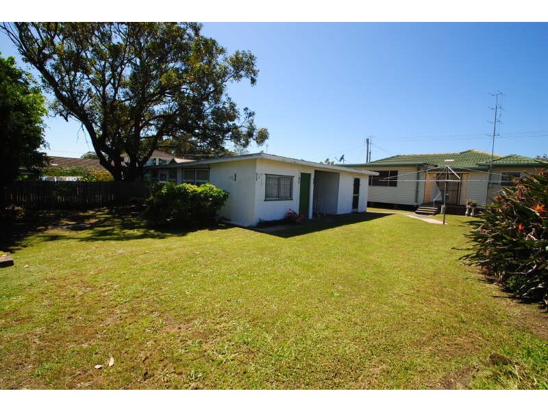 16 Hay Street, Gorokan NSW 2263