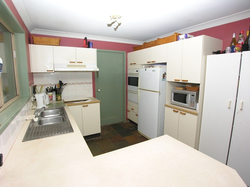 700 The Entrance Road, Bateau Bay NSW 2261