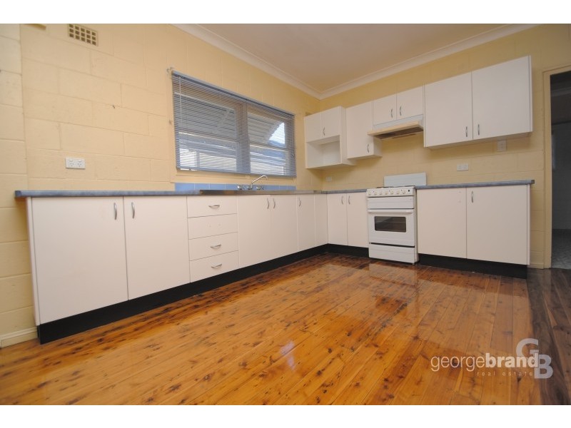 1 Crossingham Street, Toukley NSW 2263