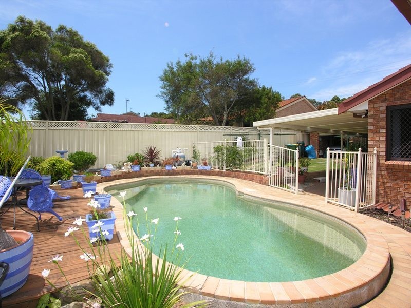 149 Cresthaven Avenue, Bateau Bay NSW 2261