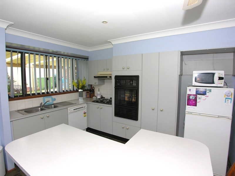 149 Cresthaven Avenue, Bateau Bay NSW 2261