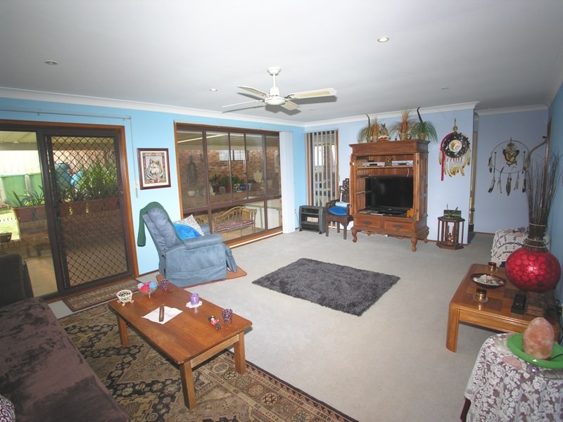149 Cresthaven Avenue, Bateau Bay NSW 2261