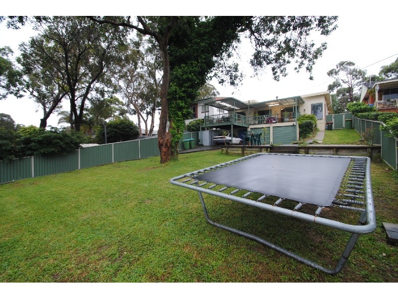 145 Scenic Dr, Budgewoi NSW 2262