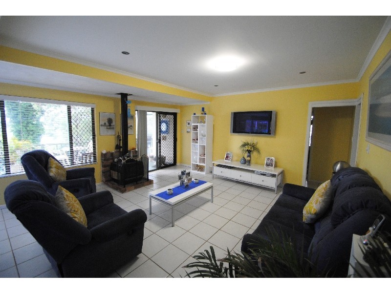 145 Scenic Dr, Budgewoi NSW 2262