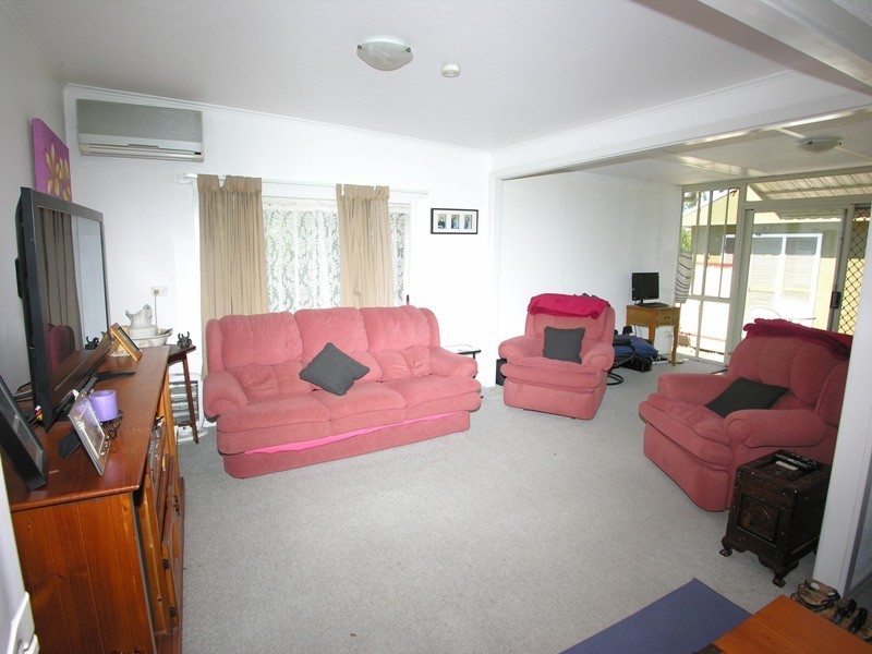 12 Flinders Avenue, Killarney Vale NSW 2261