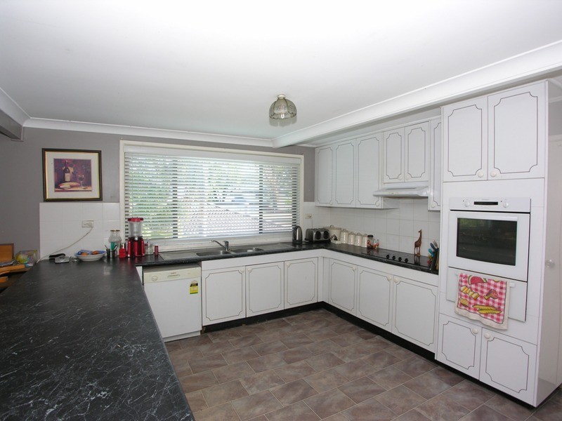 2 Gregory Street, Berkeley Vale NSW 2261