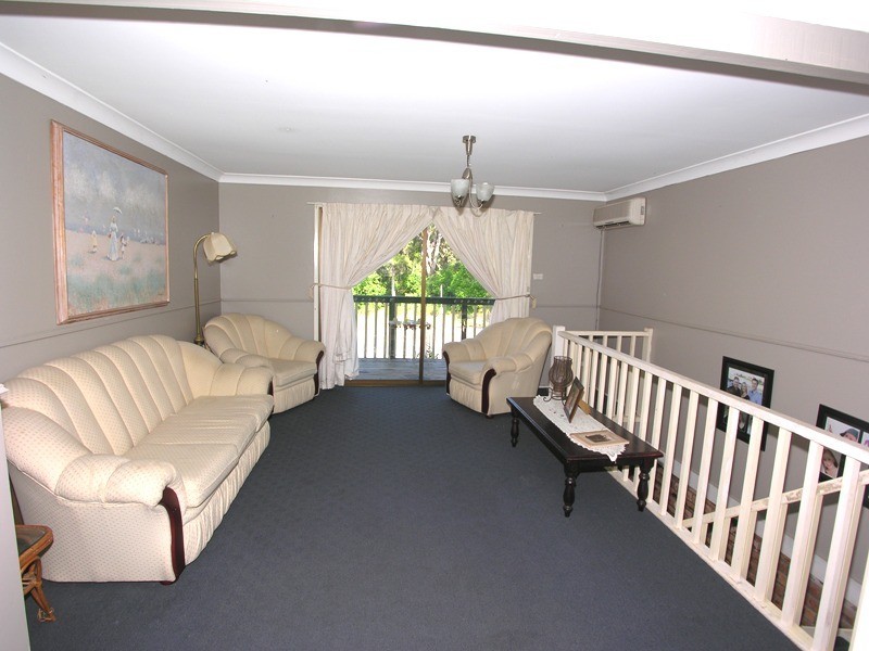 2 Gregory Street, Berkeley Vale NSW 2261