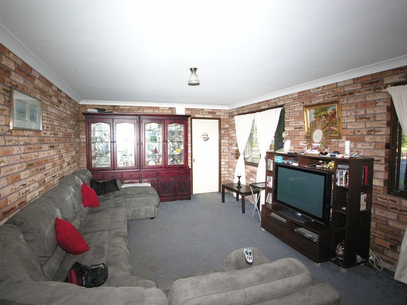 2 Gregory Street, Berkeley Vale NSW 2261