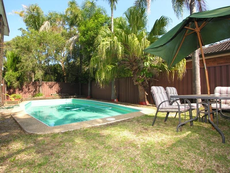 2 Gregory Street, Berkeley Vale NSW 2261