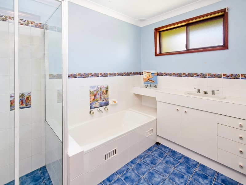 27 Seventh Avenue, Toukley NSW 2263