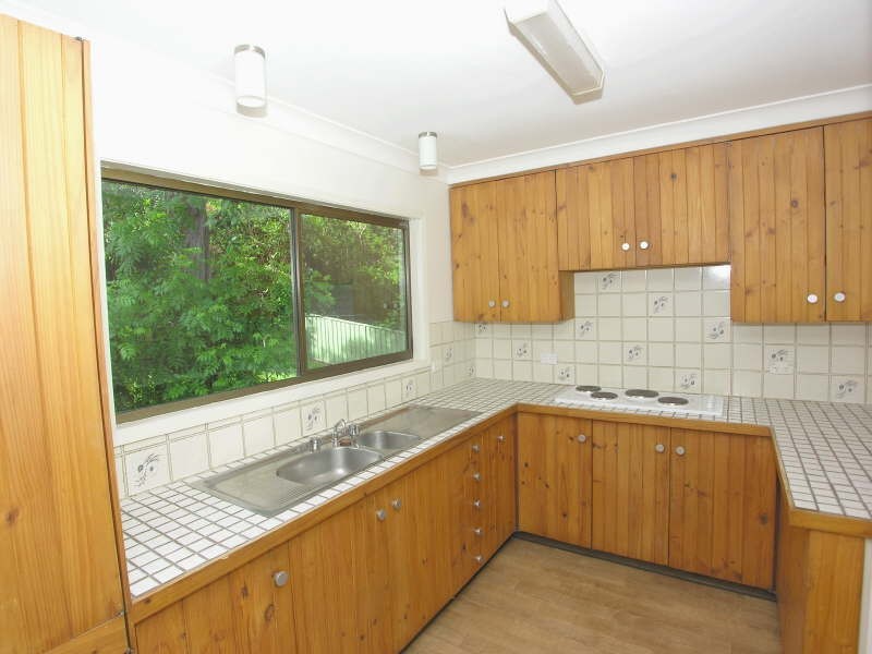 37 Shannon Parade, Berkeley Vale NSW 2261