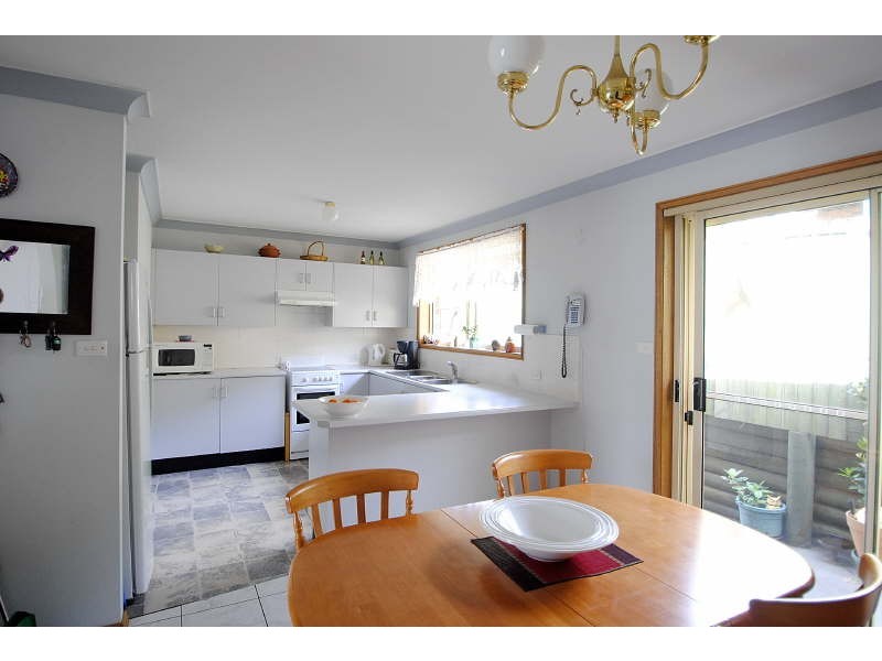 18a Twinlakes Dr, Lake Haven NSW 2263