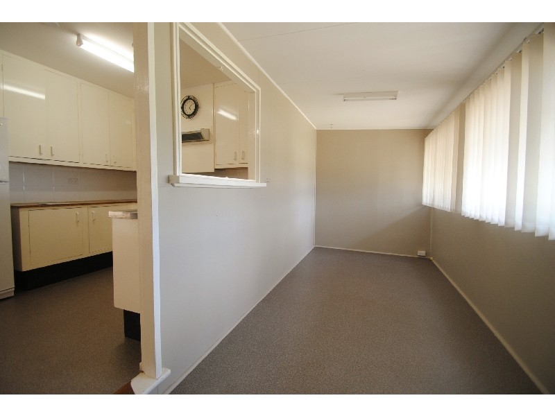 19 Tumbi Creek Rd, Berkeley Vale NSW 2261