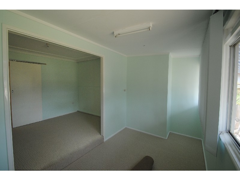 19 Tumbi Creek Rd, Berkeley Vale NSW 2261