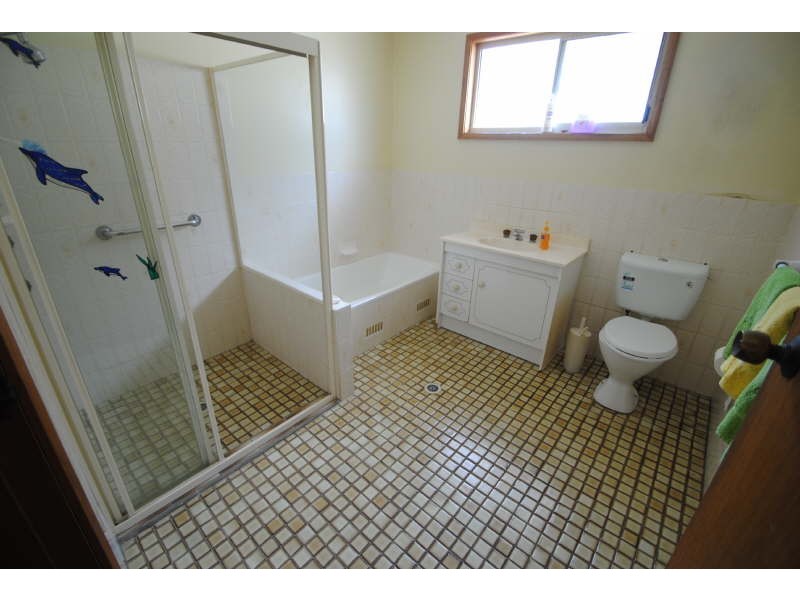 6 Azalea Close, Lake Munmorah NSW 2259