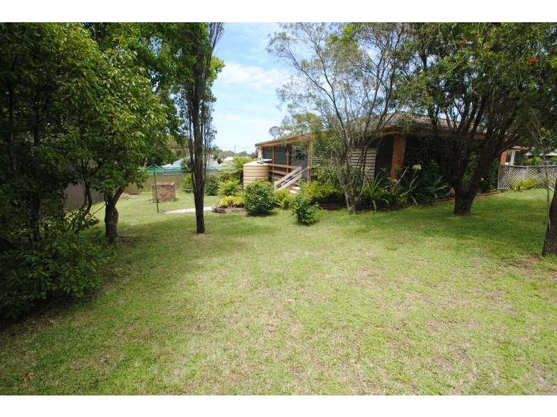 6 Azalea Close, Lake Munmorah NSW 2259