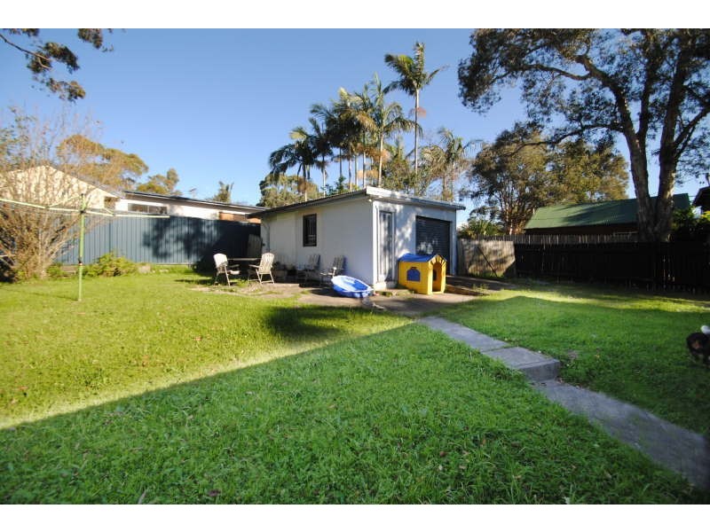 11 Kapala Avenue, Summerland Point NSW 2259