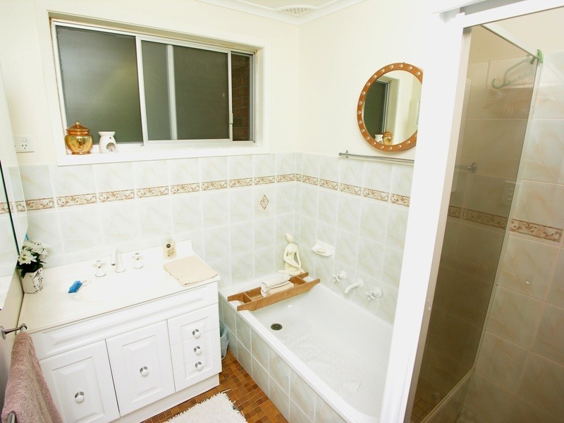 3 Loxley Close, Berkeley Vale NSW 2261