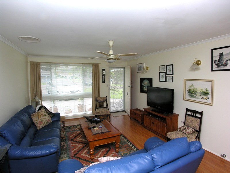3 Loxley Close, Berkeley Vale NSW 2261