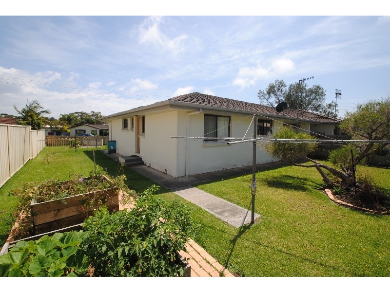 1/1 Papala Dr, Bateau Bay NSW 2261