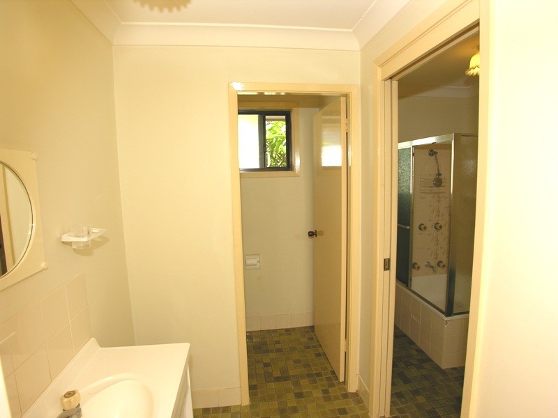 8 East Street, Killarney Vale NSW 2261