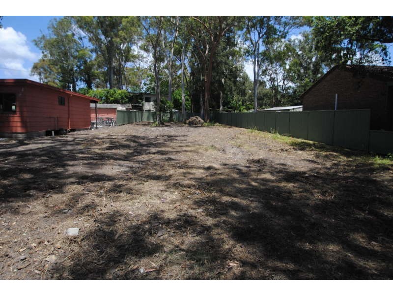 14 Lakeshore Avenue, Kingfisher Shores NSW 2259