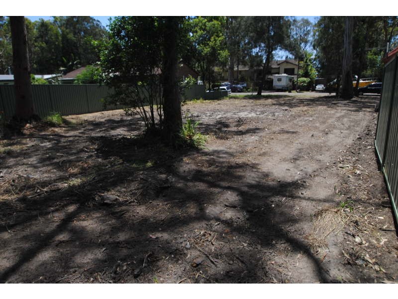 14 Lakeshore Avenue, Kingfisher Shores NSW 2259