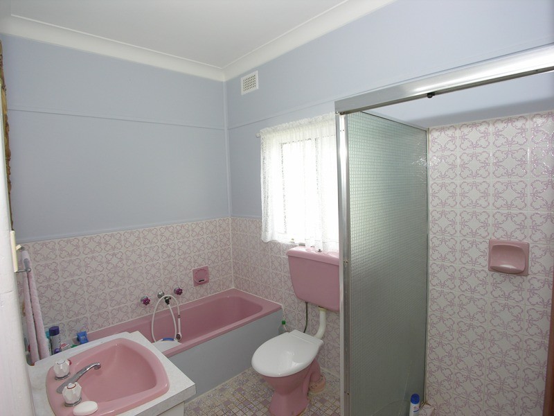 10 Armstrong Avenue, Killarney Vale NSW 2261