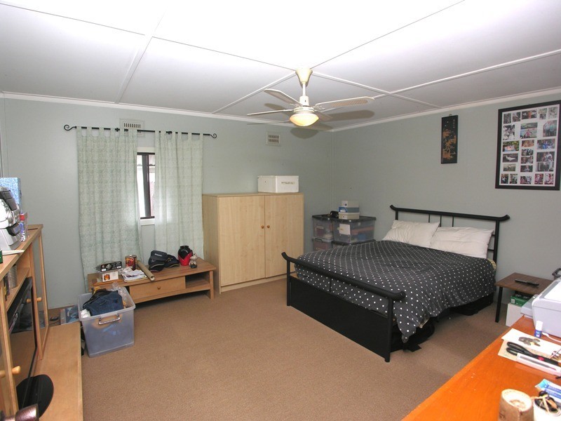 10 Armstrong Avenue, Killarney Vale NSW 2261