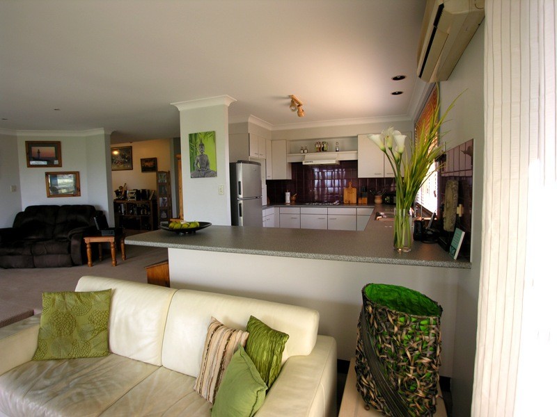 10 Valley View Street, Bateau Bay NSW 2261