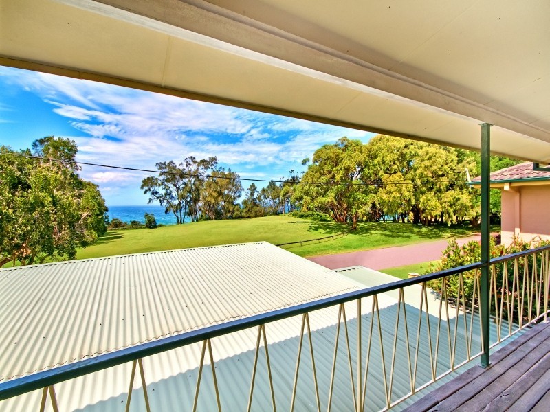 2 Cliff Street, Norah Head NSW 2263