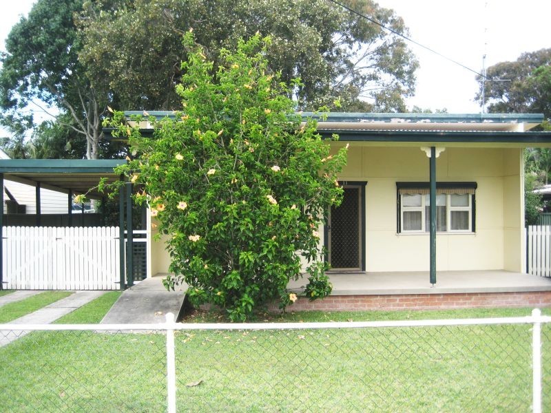 11 Wallis Avenue, Canton Beach NSW 2263