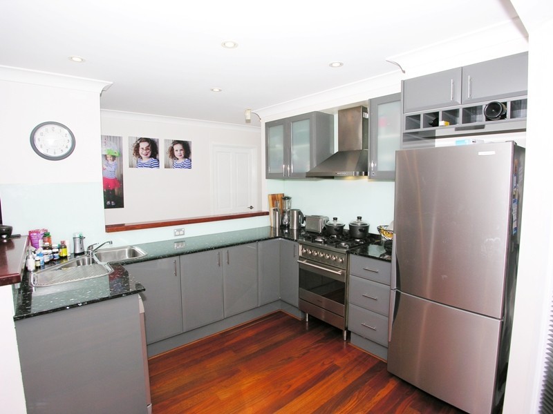 30 Cynthia Street, Bateau Bay NSW 2261