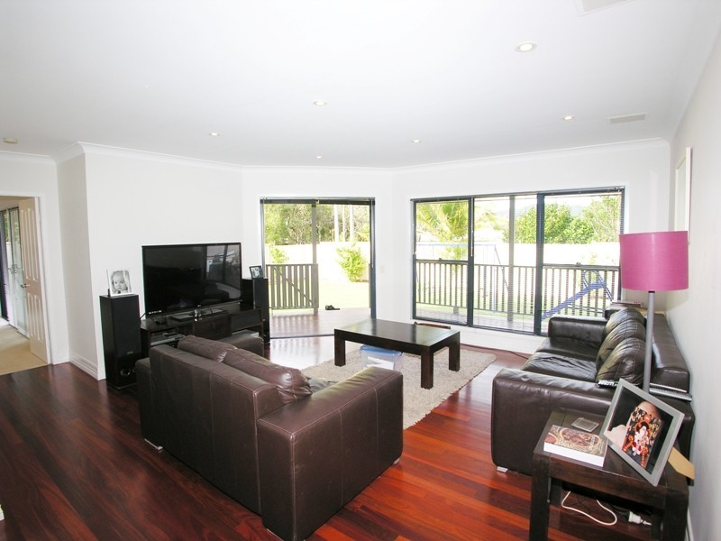 30 Cynthia Street, Bateau Bay NSW 2261