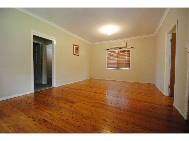 3 Warner Avenue, Tuggerawong NSW 2259