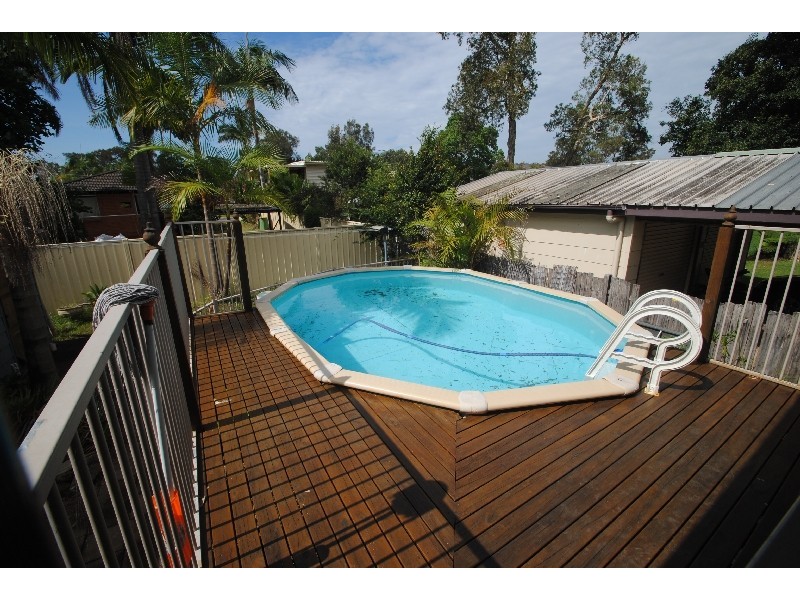 3 Warner Avenue, Tuggerawong NSW 2259