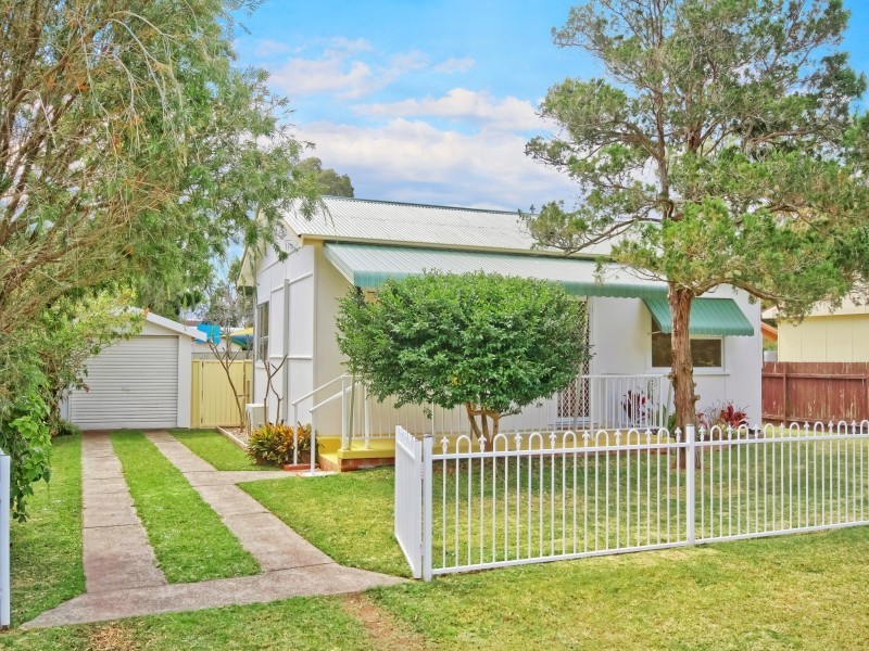 10 Fifth Avenue, Toukley NSW 2263