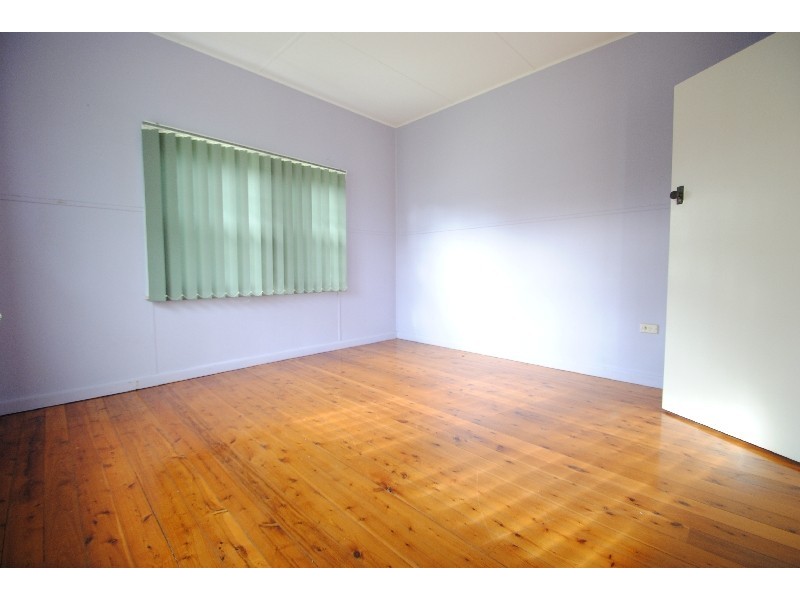 4 Yaralla Road, Toukley NSW 2263