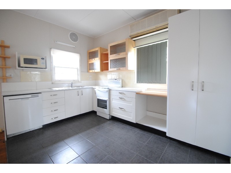 4 Yaralla Road, Toukley NSW 2263