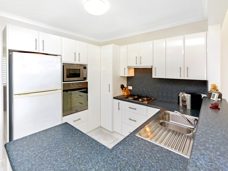 16 Lancaster Parade, Bateau Bay NSW 2261