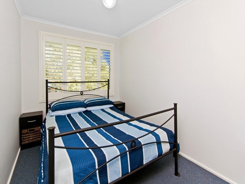 16 Lancaster Parade, Bateau Bay NSW 2261