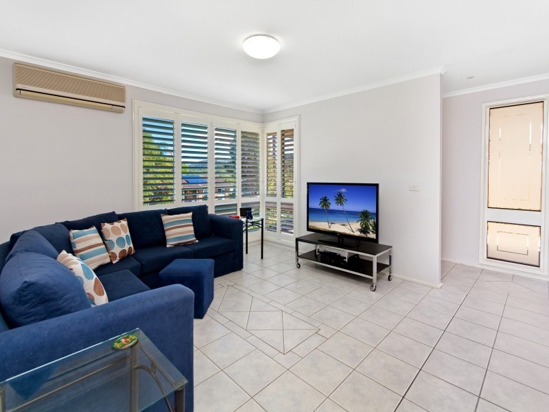 16 Lancaster Parade, Bateau Bay NSW 2261
