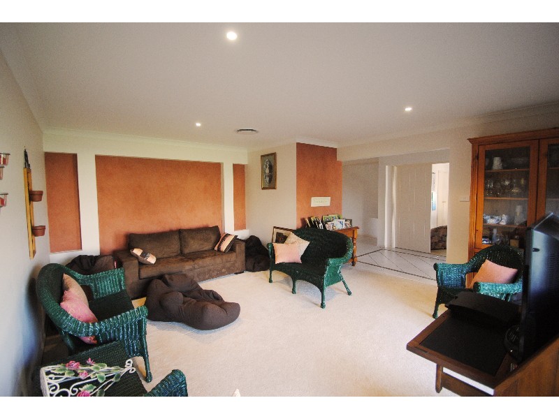 4 Lily Lane, Woongarrah NSW 2259